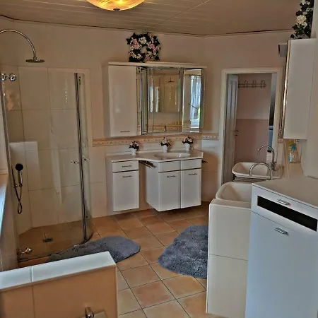 Grosse Schonheit Mit Panoramablick Apartman Euskirchen